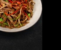 Nouilles et légumes sautés